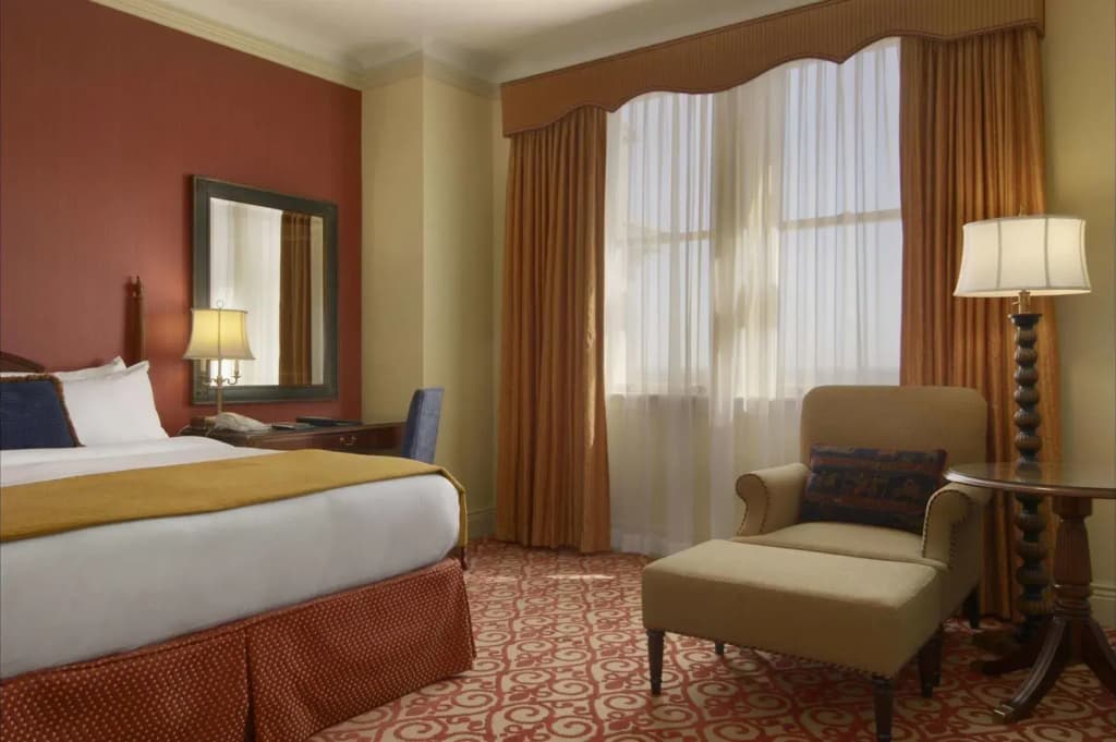 Fairmont Hotel Macdonald