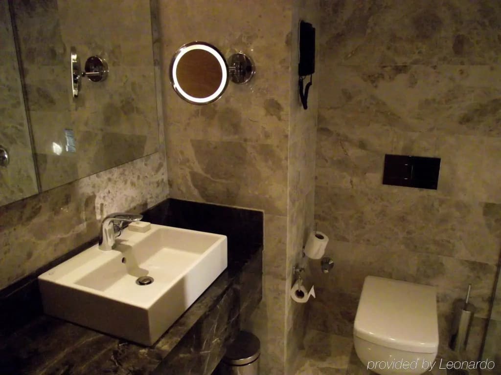 Photo 9
