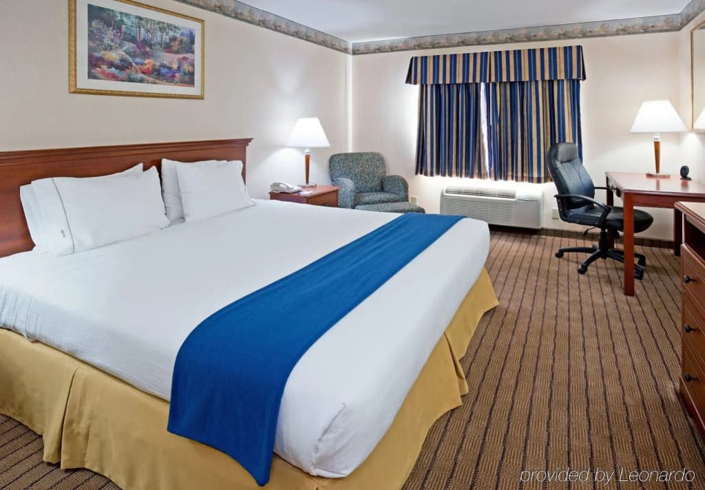 Holiday Inn Express Roseville-St. Paul By IHG