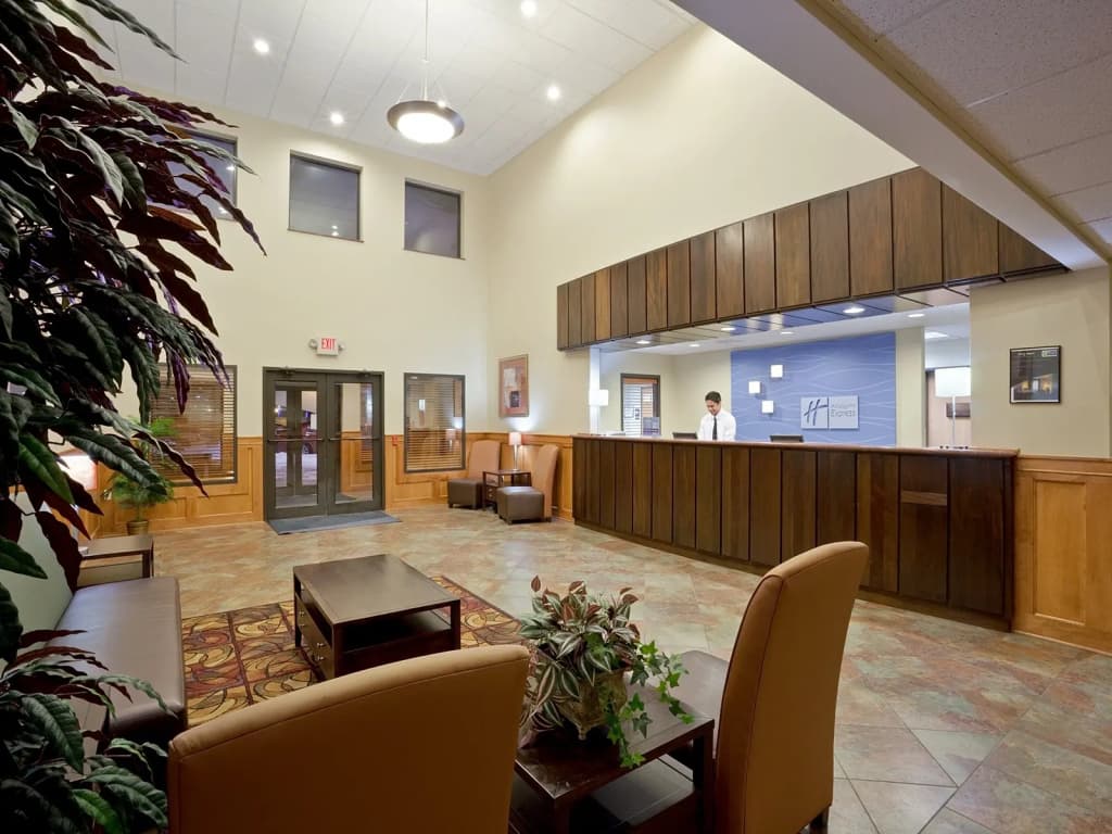 Holiday Inn Express Hotel & Suites Lincoln South By IHG