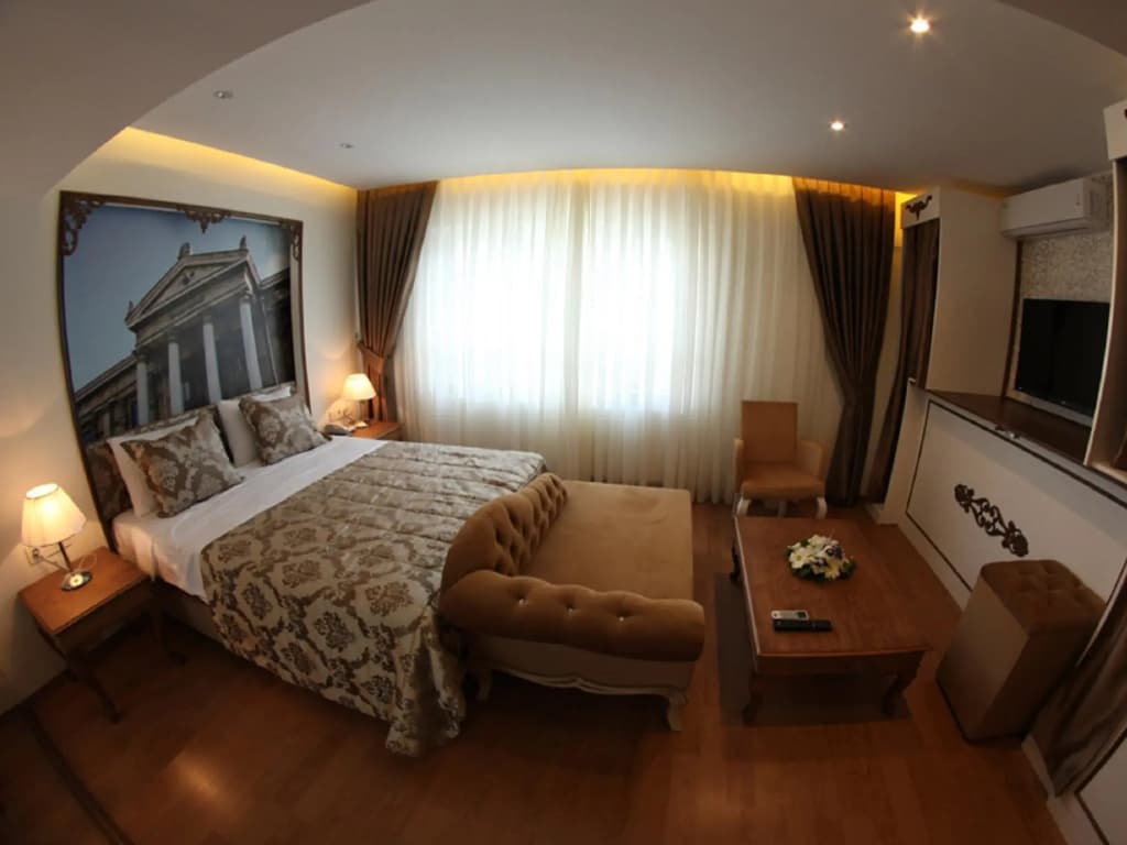 Photo 10
