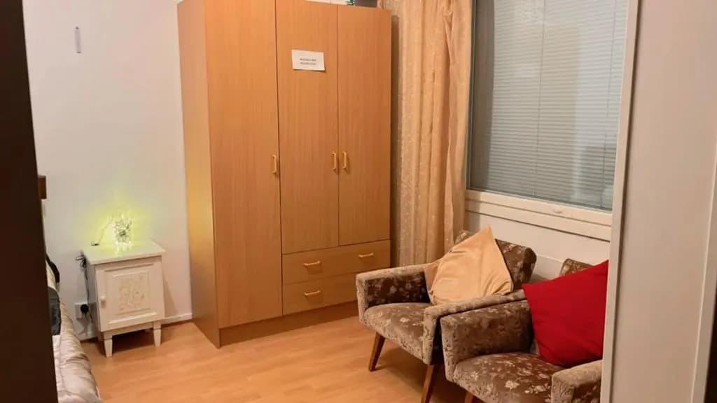 Joensuu city center, WIFI internet, prime location heart of center, Big 69 sq apartment, free parking, king bed, electric car station, beautiful, relaxing, fully furnished, Big TV 55', 2 bedroom and one big living hall room