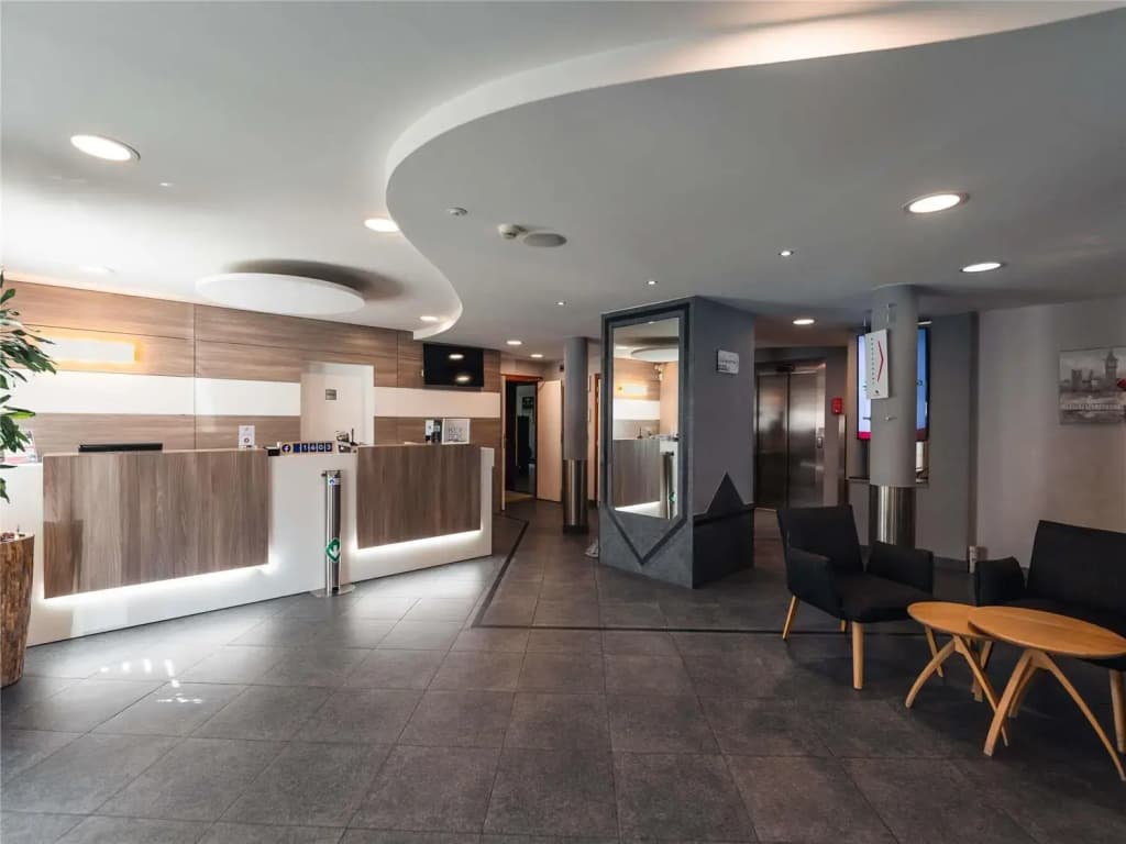 Aero 44 BW Signature Collection By Best Western