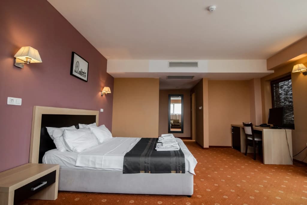 Hotel Oxford Inns and Suites