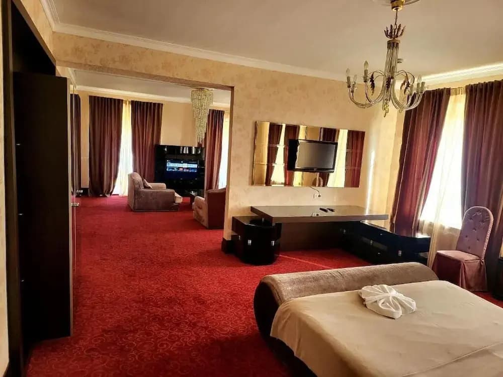 Maxim Pasha Hotel