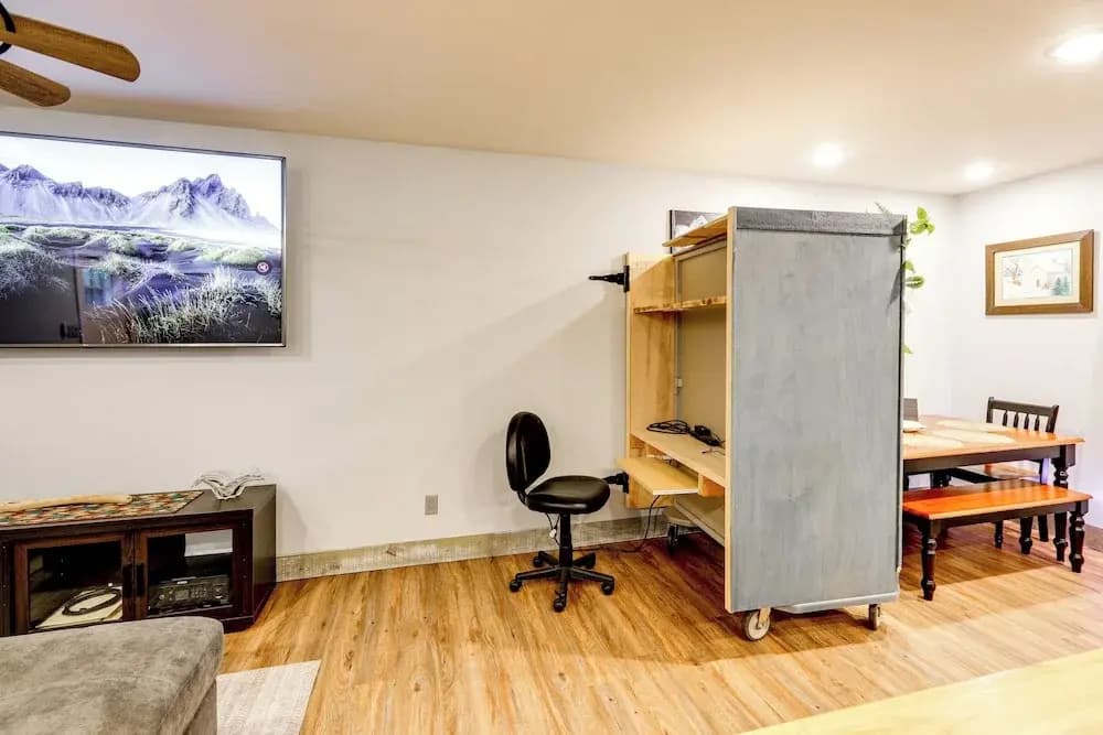 Walk to Dtwn: Dog-friendly Retreat in Fairbanks!
