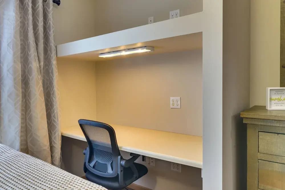 1 Mi to Wvu: Morgantown Apartment Near Hospitals
