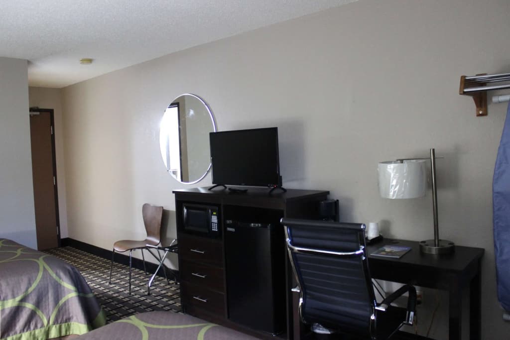 Super 8 by Wyndham Wyoming/Grand Rapids Area