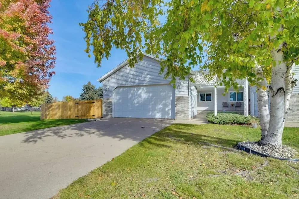 5 Mi to Dtwn: Pet-friendly 'wheatland Twin' Home!