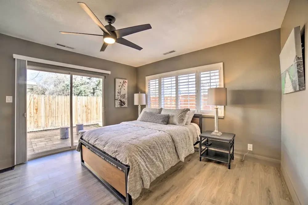 Game Room & Putting Green: Reno Home!