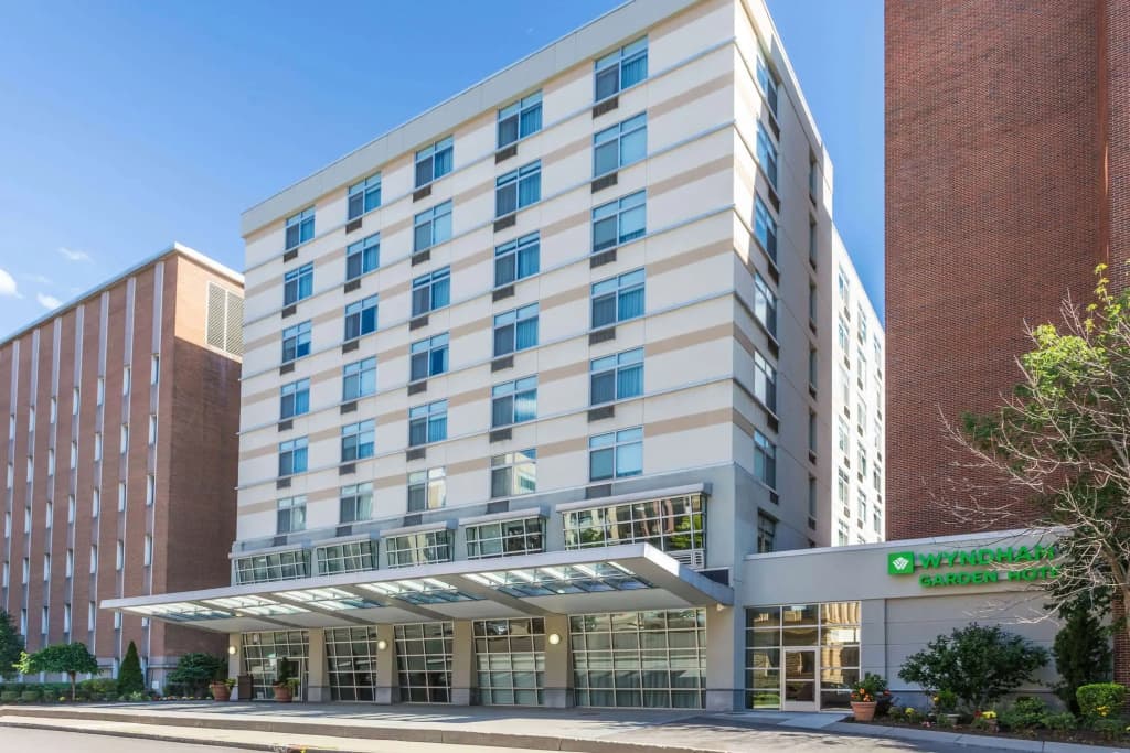Doubletree Club By Hilton Buffalo Downtown