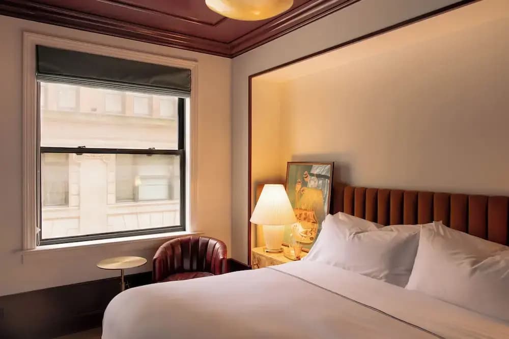 Fidelity Hotel