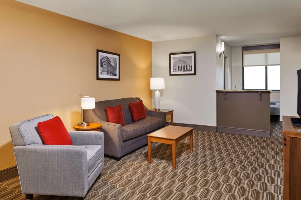 Best Western Plus Milwaukee Airport Hotel & Conference Center
