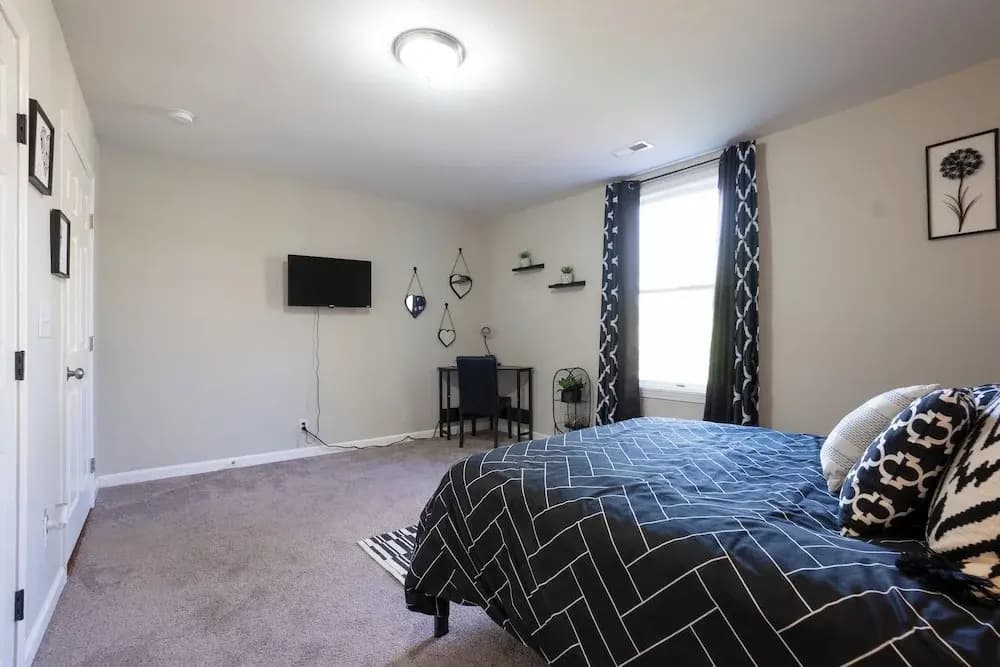 Charming Huntsville Home w/ Deck!