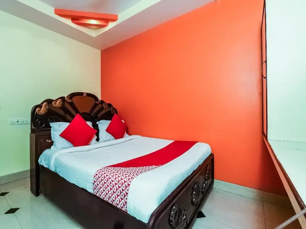 Sindhura Guest House by OYO Rooms