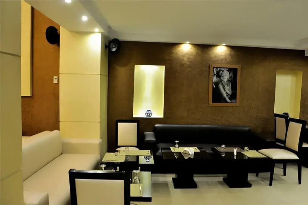 Photo 12