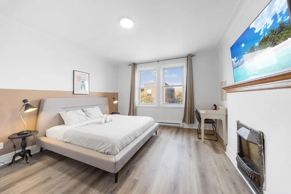Spacious Renovated Apartment Sleeps 12