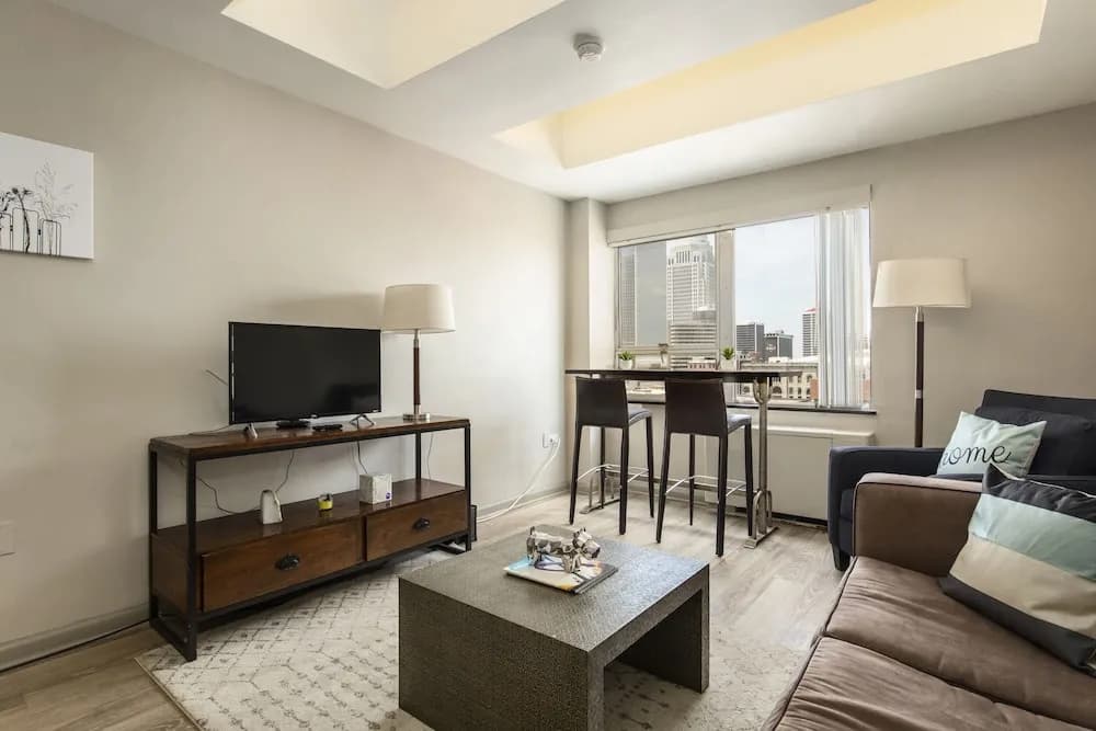 TWO Luxurious 1 BR CozySuites in Downtown Louisville