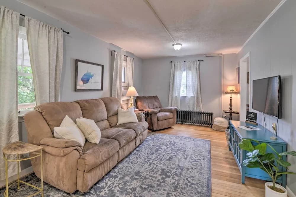 Enchanting Family House w/ Balcony < 3 Mi to Wvu!