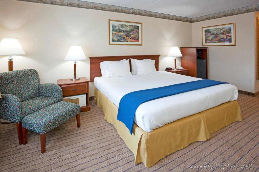 Holiday Inn Express Roseville-St. Paul By IHG