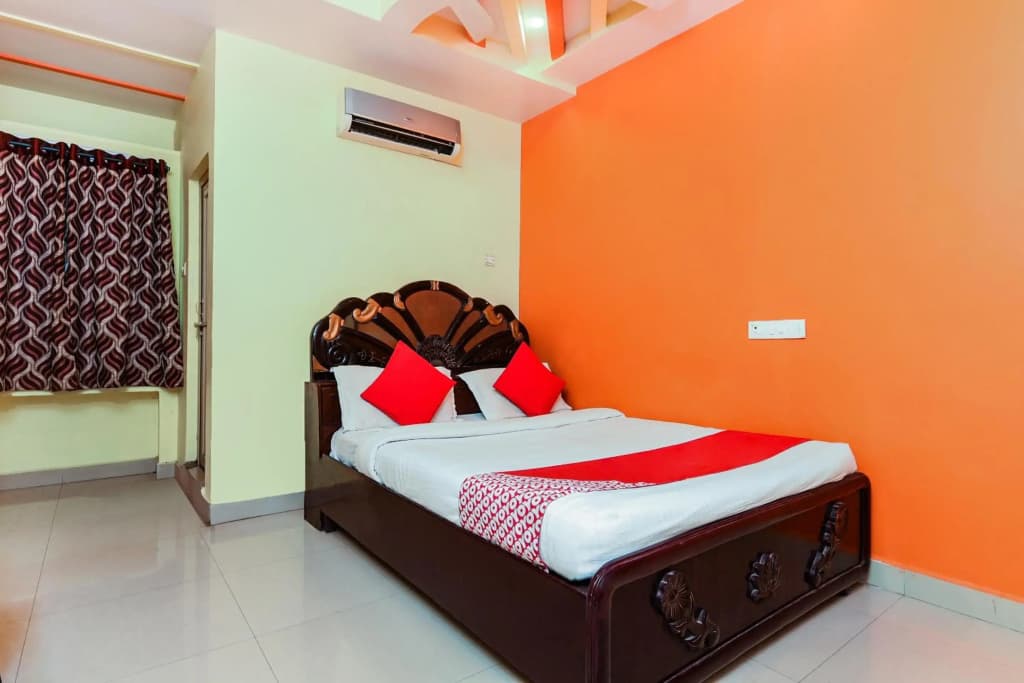 Sindhura Guest House by OYO Rooms