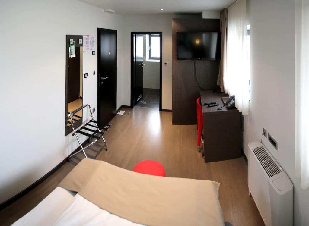 Nitro Rooms