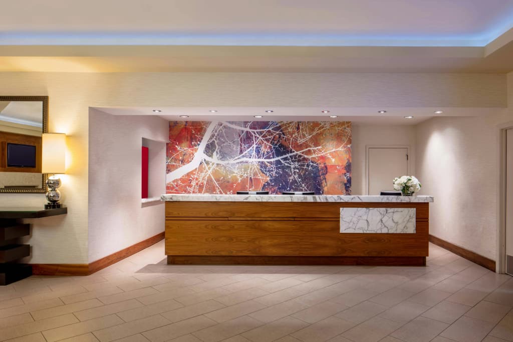 DoubleTree Suites by Hilton Hotel Minneapolis