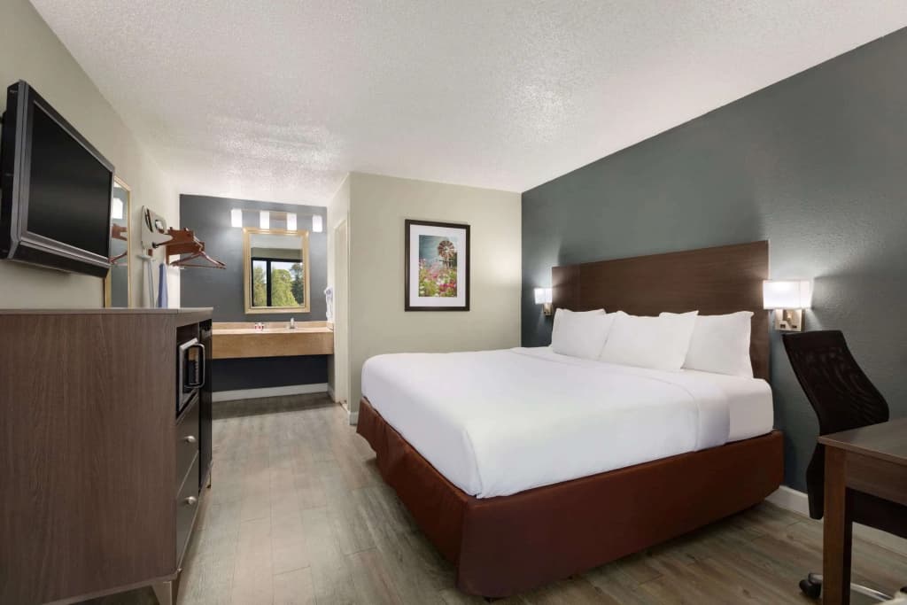 Baymont by Wyndham Wilmington