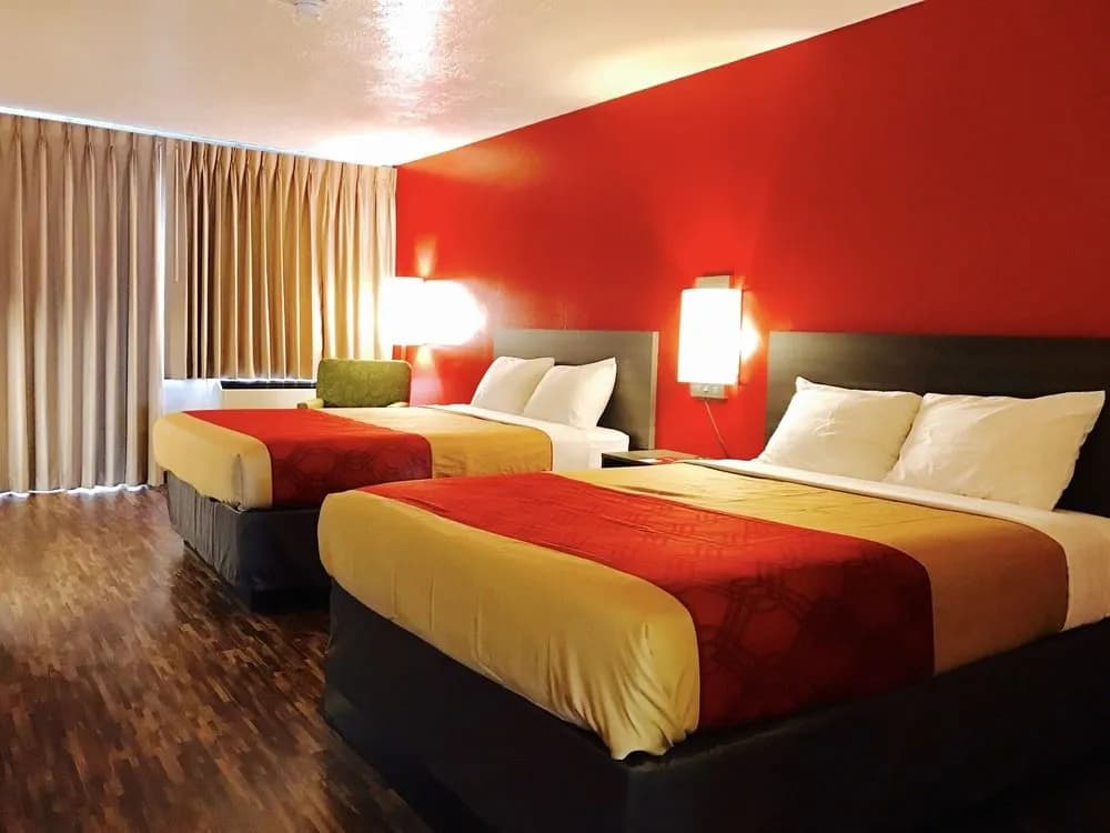 Econo Lodge near Snake River