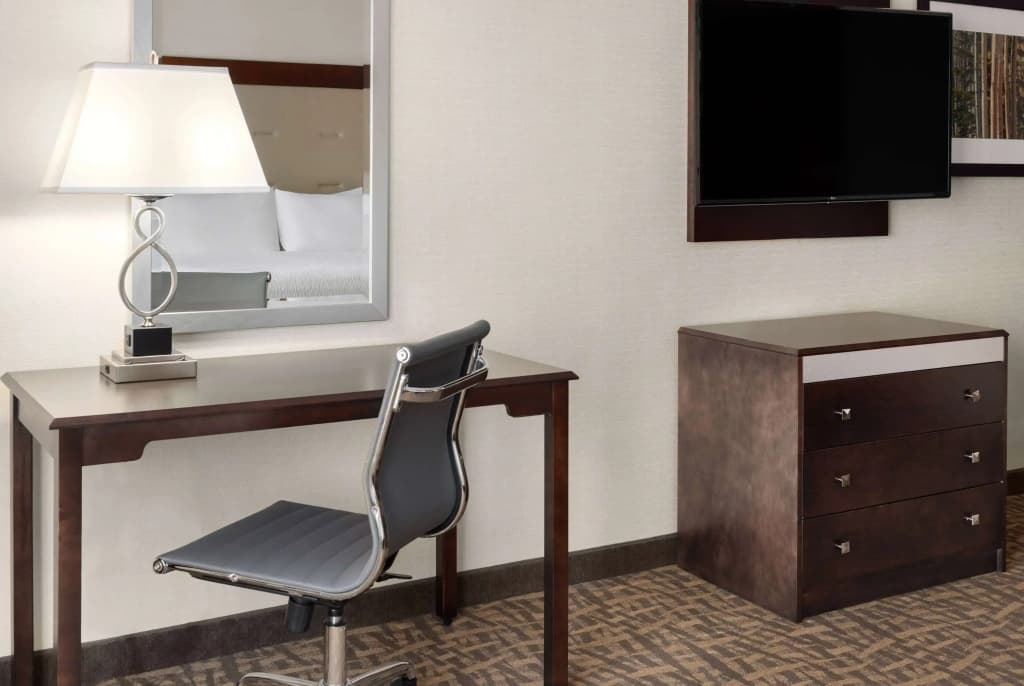 Doubletree Club By Hilton Buffalo Downtown