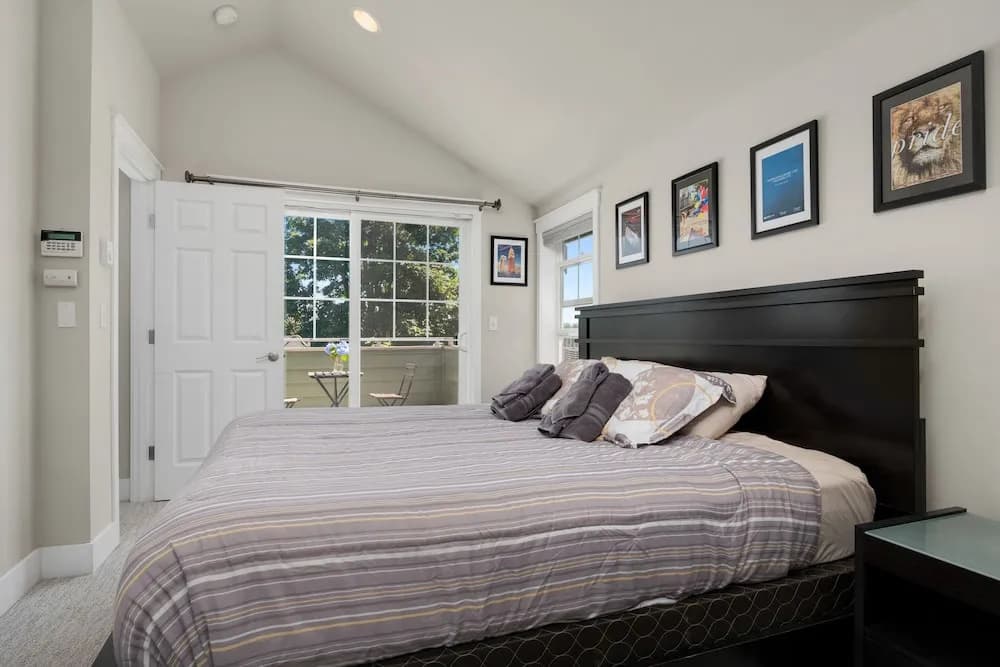 Seattle Vacation Home: Berlin Wall
