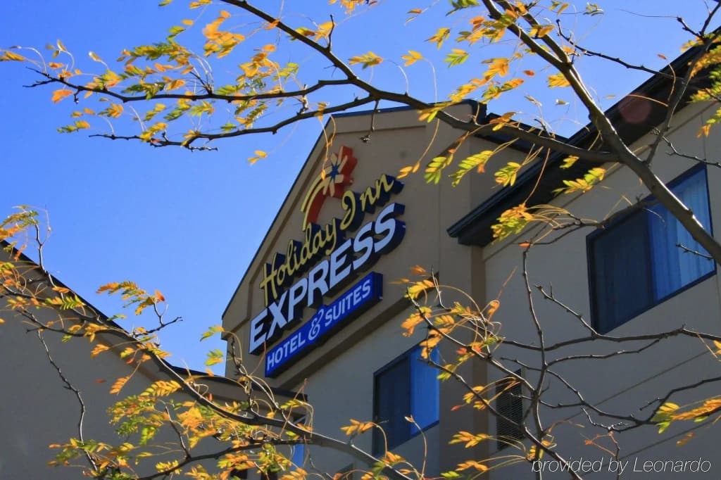 Holiday Inn Express Hotel & Suites Lincoln South By IHG