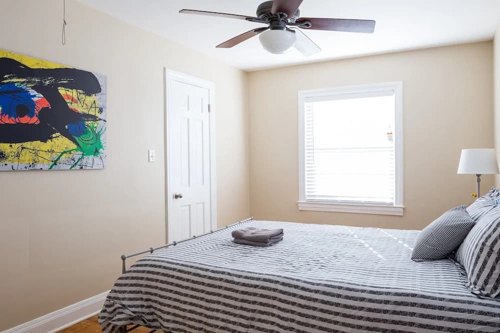 Spacious 6BR /2.5 Bath in Highlands!