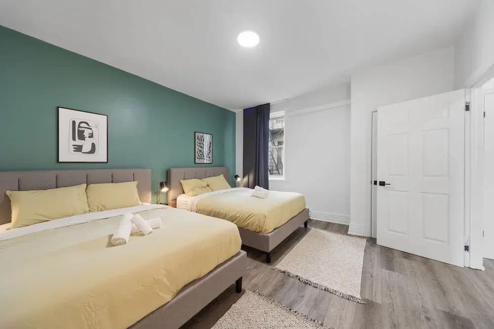 Spacious Renovated Apartment Sleeps 12