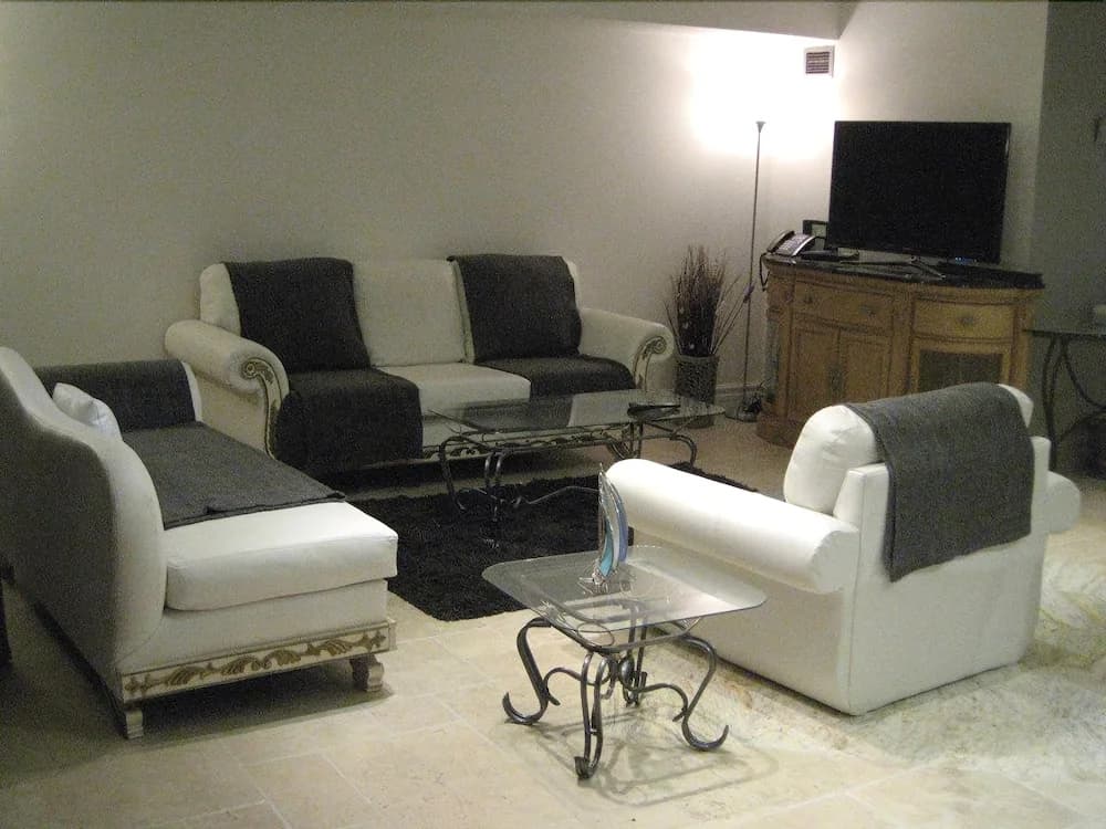 Beautiful Luxury Condo Toronto area