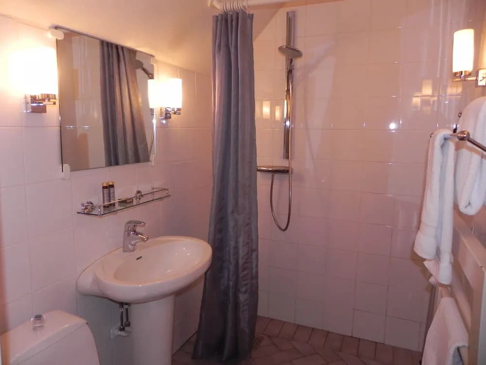 Photo 8