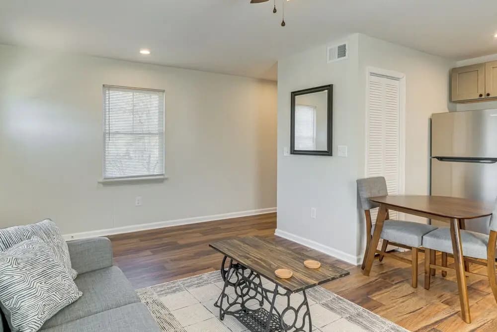 Louisville Charm Near the Derby: Apt w/ Yard!