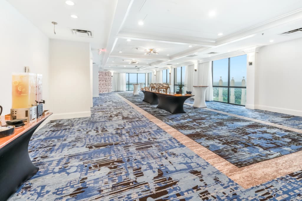 Crowne Plaza Kansas City Downtown by IHG