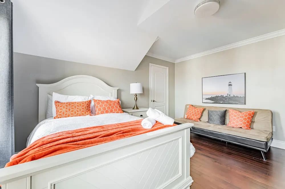 Luxury Villa - Mississauga Square One