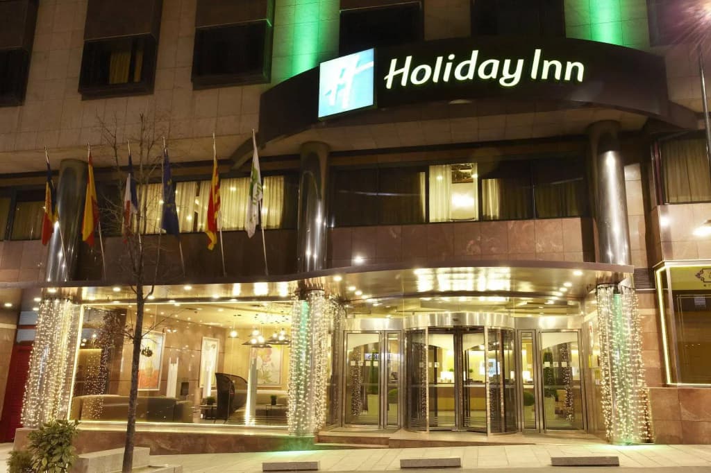Suites Plaza Hotel & Wellness