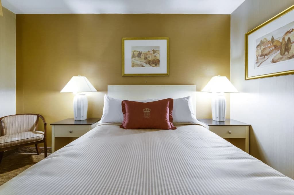 Monte Carlo Inn Toronto West Suites