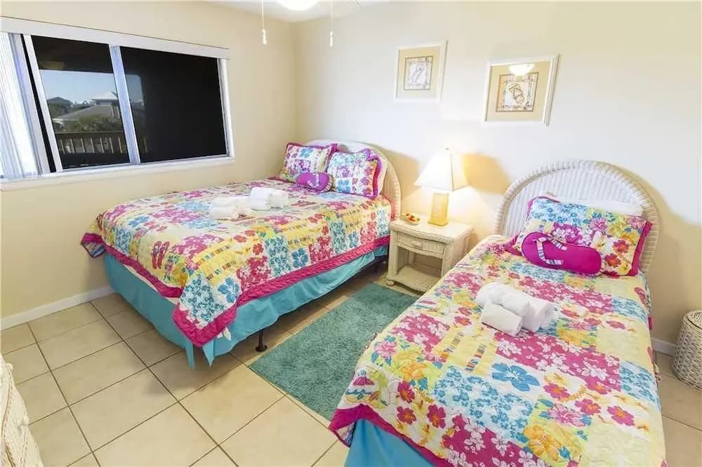 Hibiscus 303B - Two Bedroom Condo
