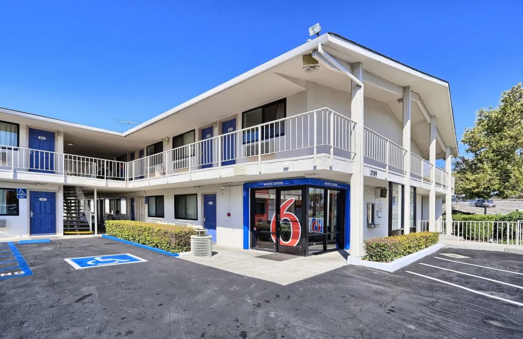 Super 8 by Wyndham Walnut Creek