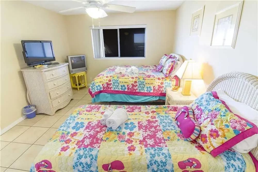 Hibiscus 303B - Two Bedroom Condo