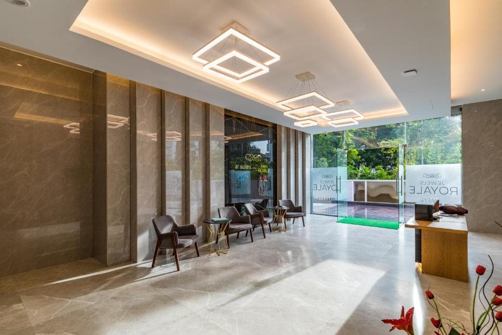 AR Suites Jewels Royale