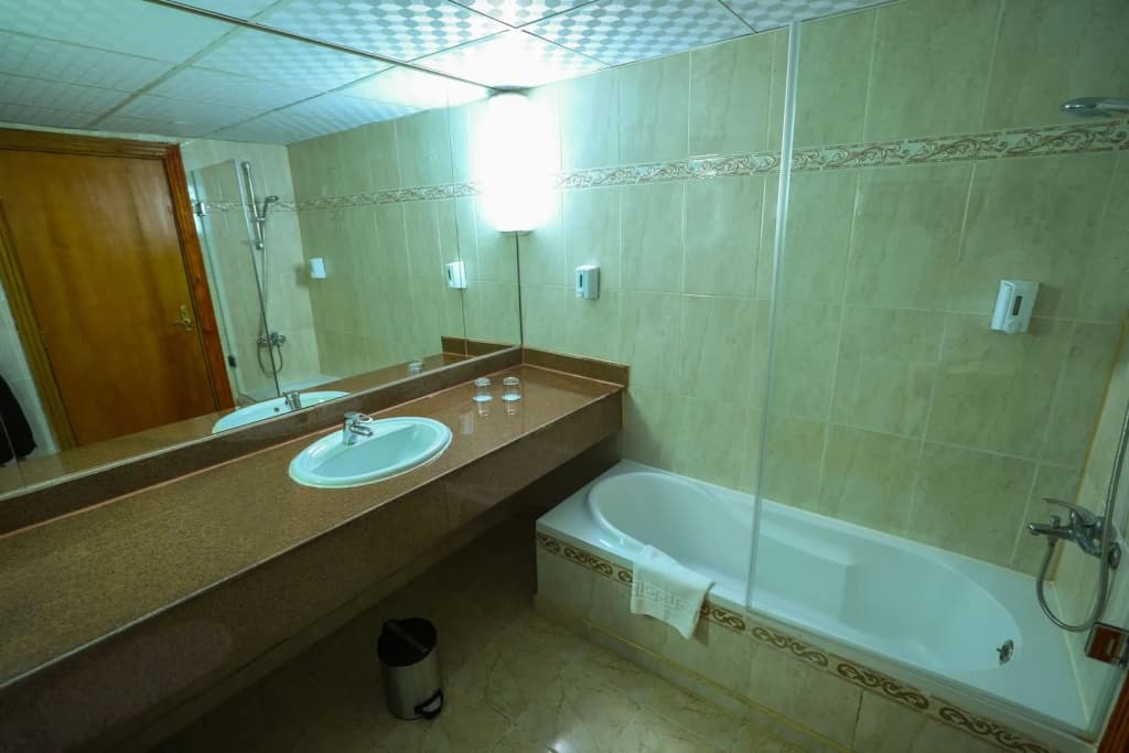 Photo 8