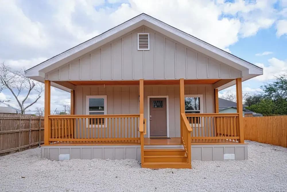 Your Inner-city Sanctuary: 3br/2ba Near Riverwalk