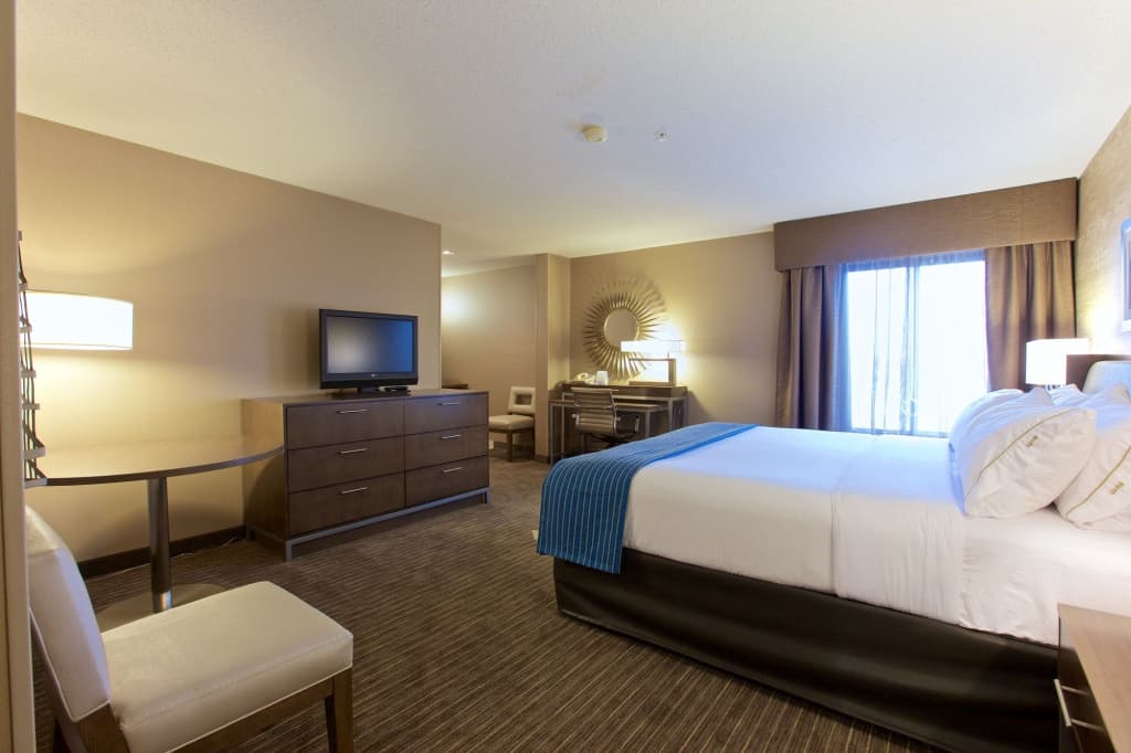 Holiday Inn Express Fargo - West Acres By IHG