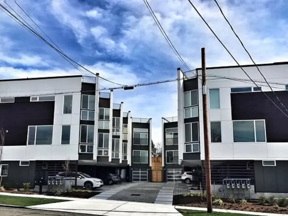 Hosteeva Modern Townhome w Rooftop