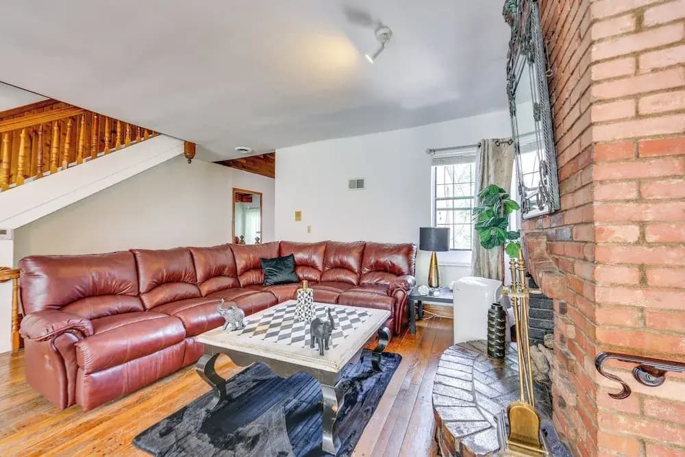 2 Mi to Dtwn Pittsburgh: Family-friendly Townhome!